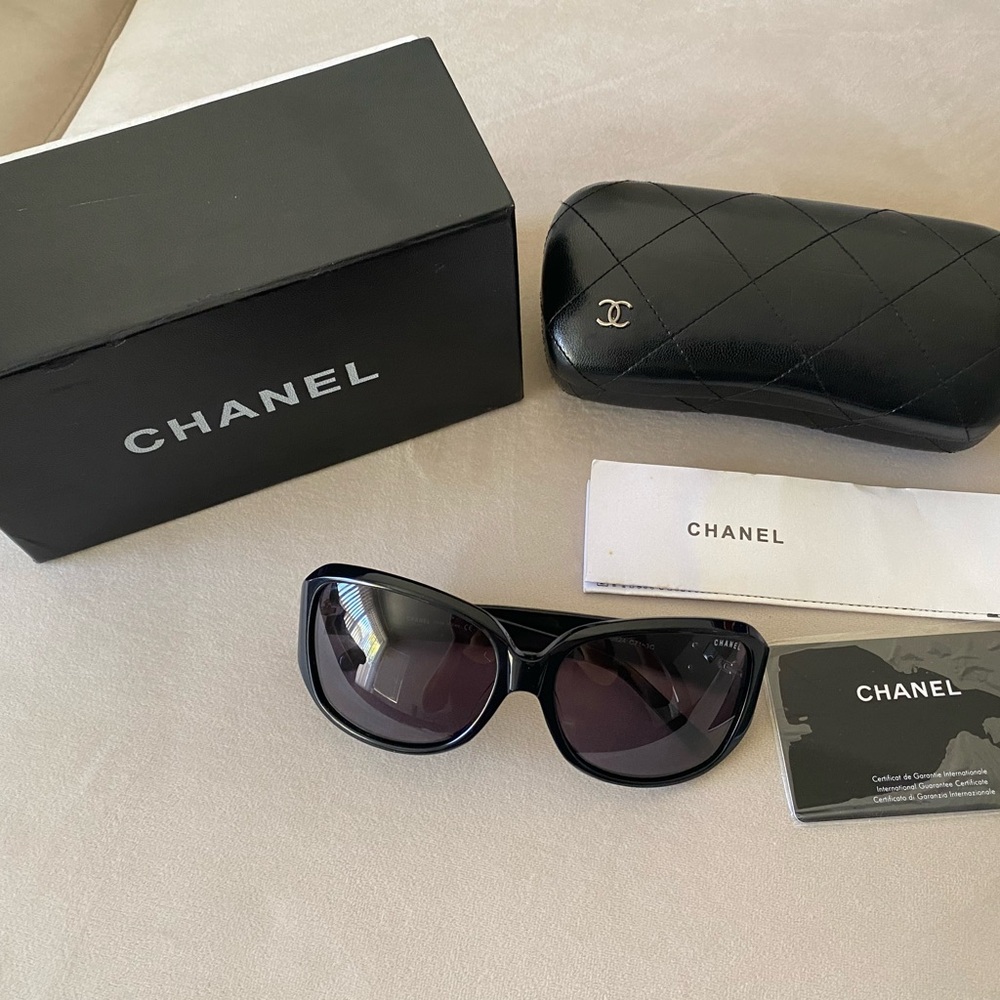 S⛔️LD Authentic pre loved Chanel shades, un-used.